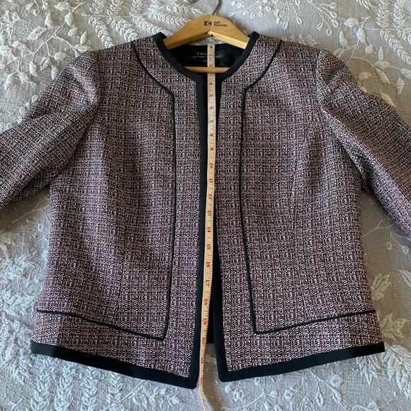 Short Jacket - Picture 4 of 8